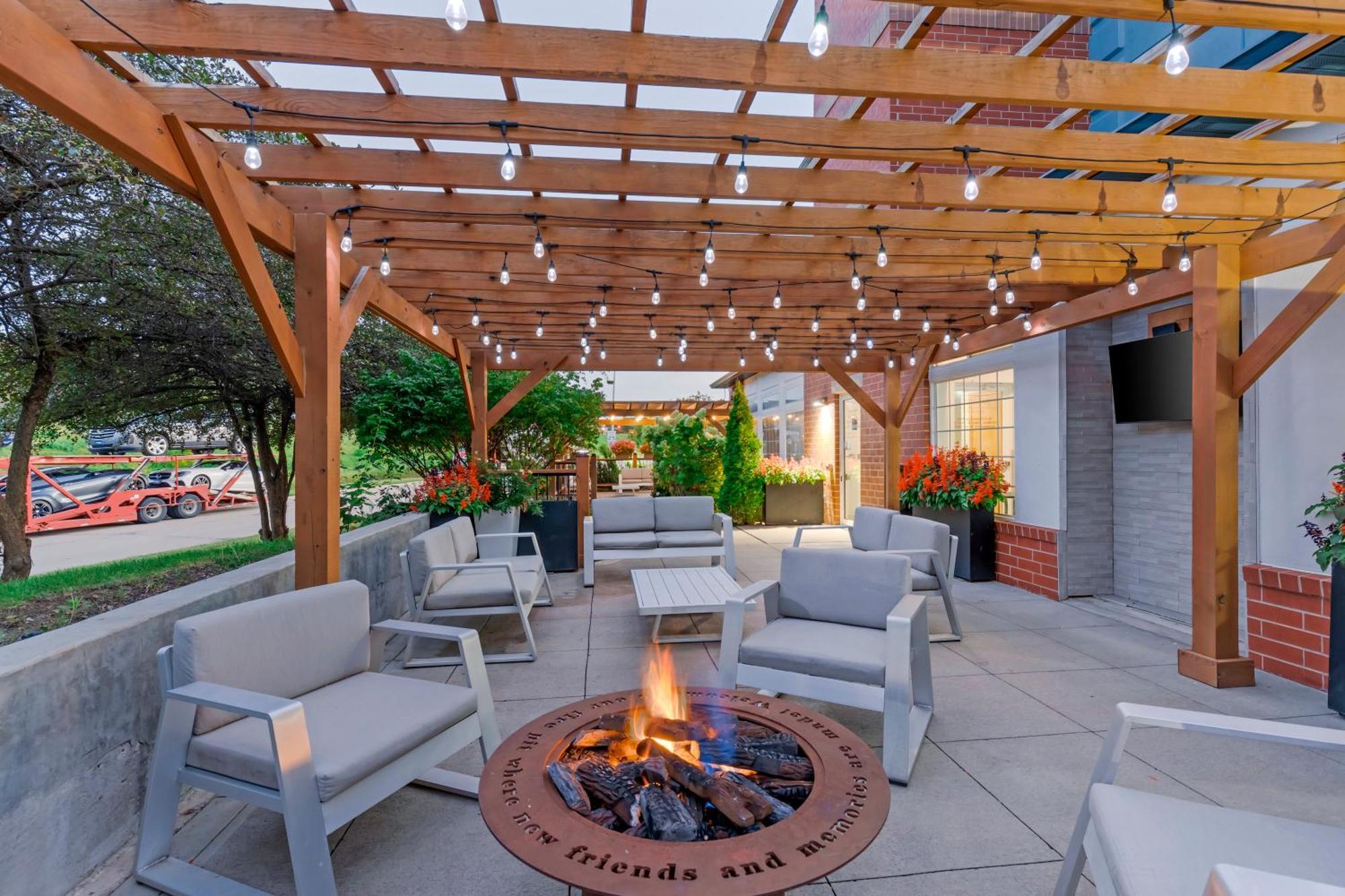 Best Western Plus Des Moines West Inn & Suites Clive Esterno foto