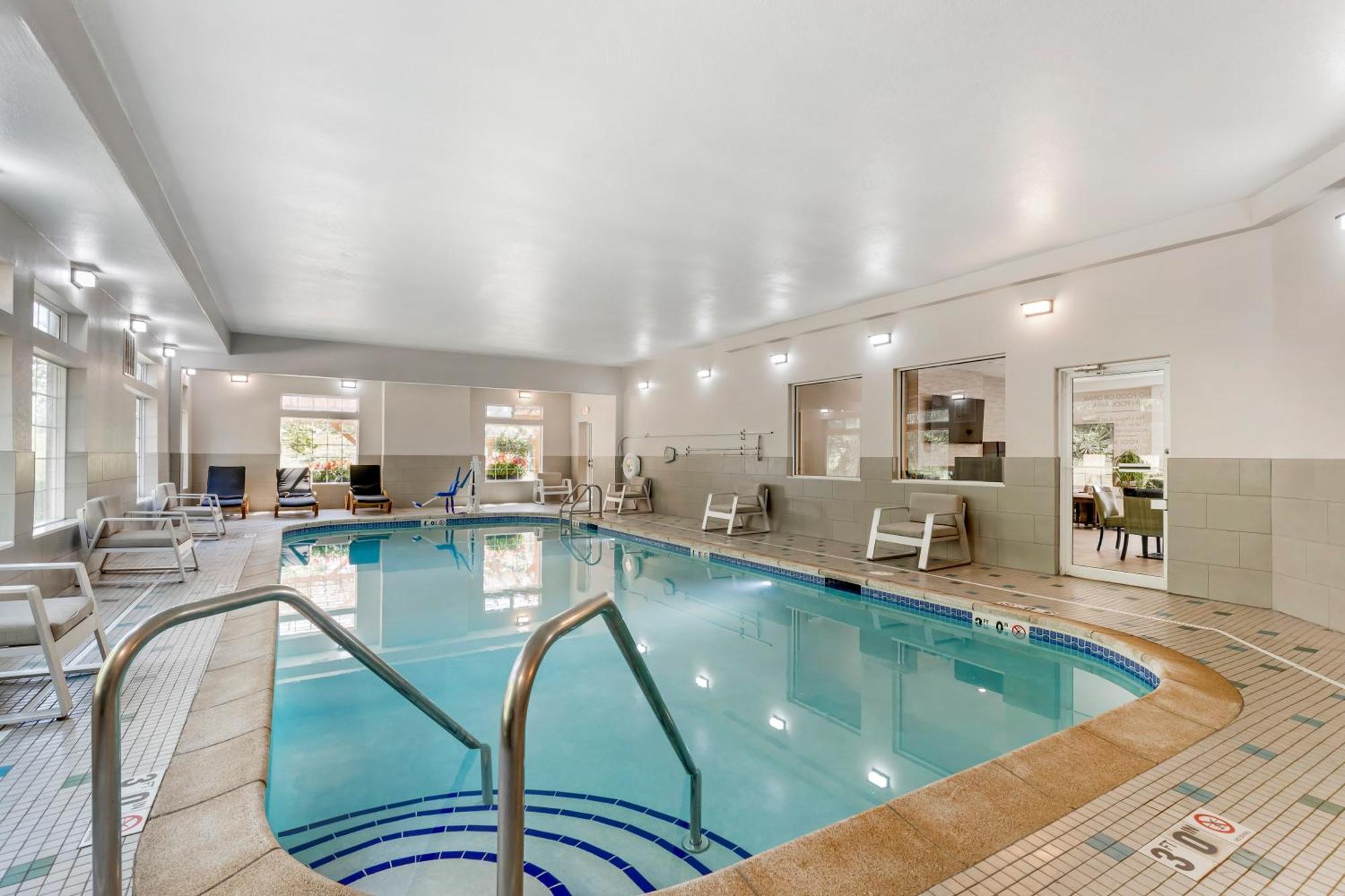 Best Western Plus Des Moines West Inn & Suites Clive Esterno foto