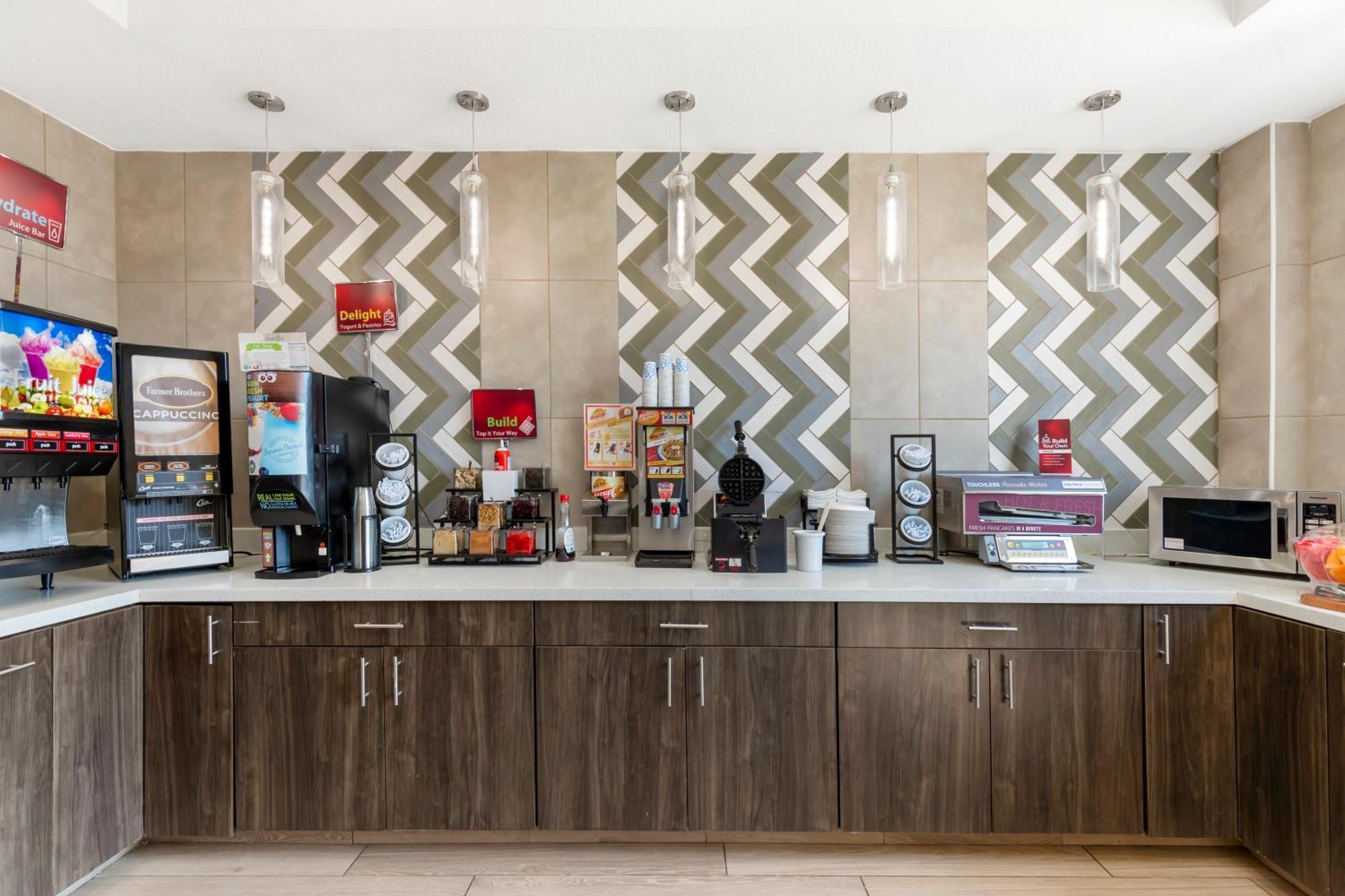 Best Western Plus Des Moines West Inn & Suites Clive Esterno foto
