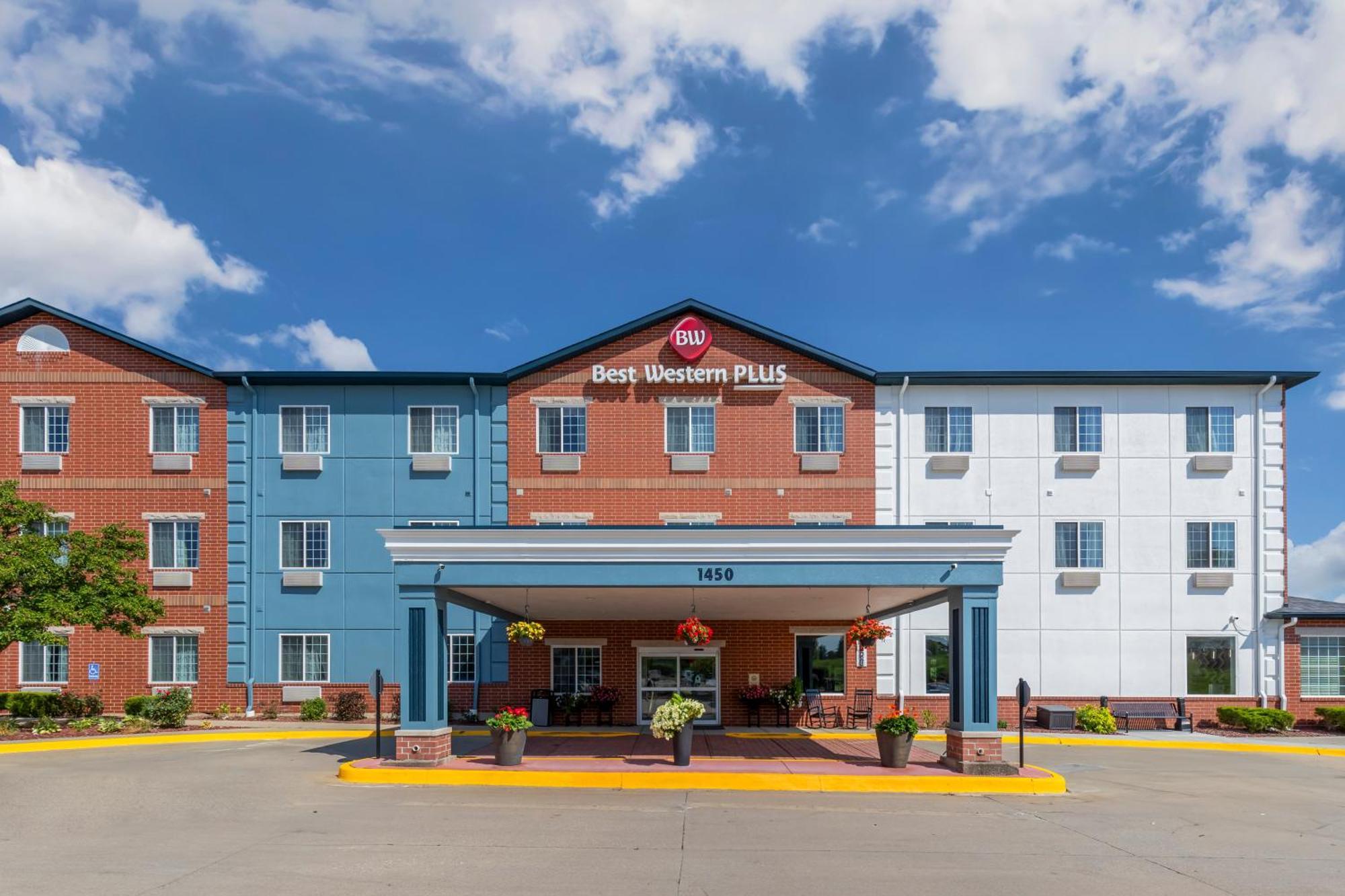 Best Western Plus Des Moines West Inn & Suites Clive Esterno foto