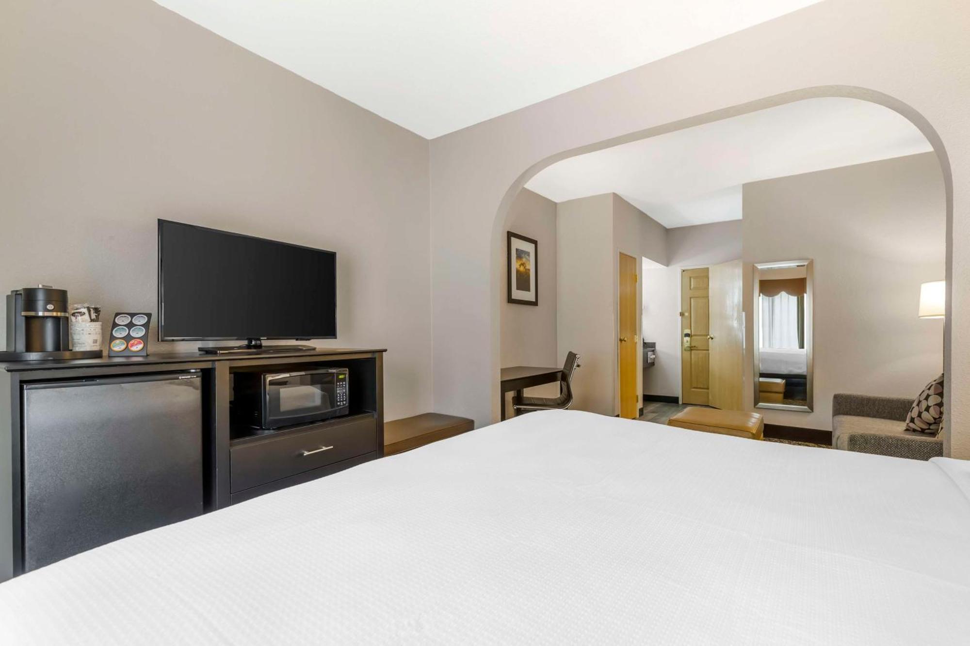 Best Western Plus Des Moines West Inn & Suites Clive Esterno foto