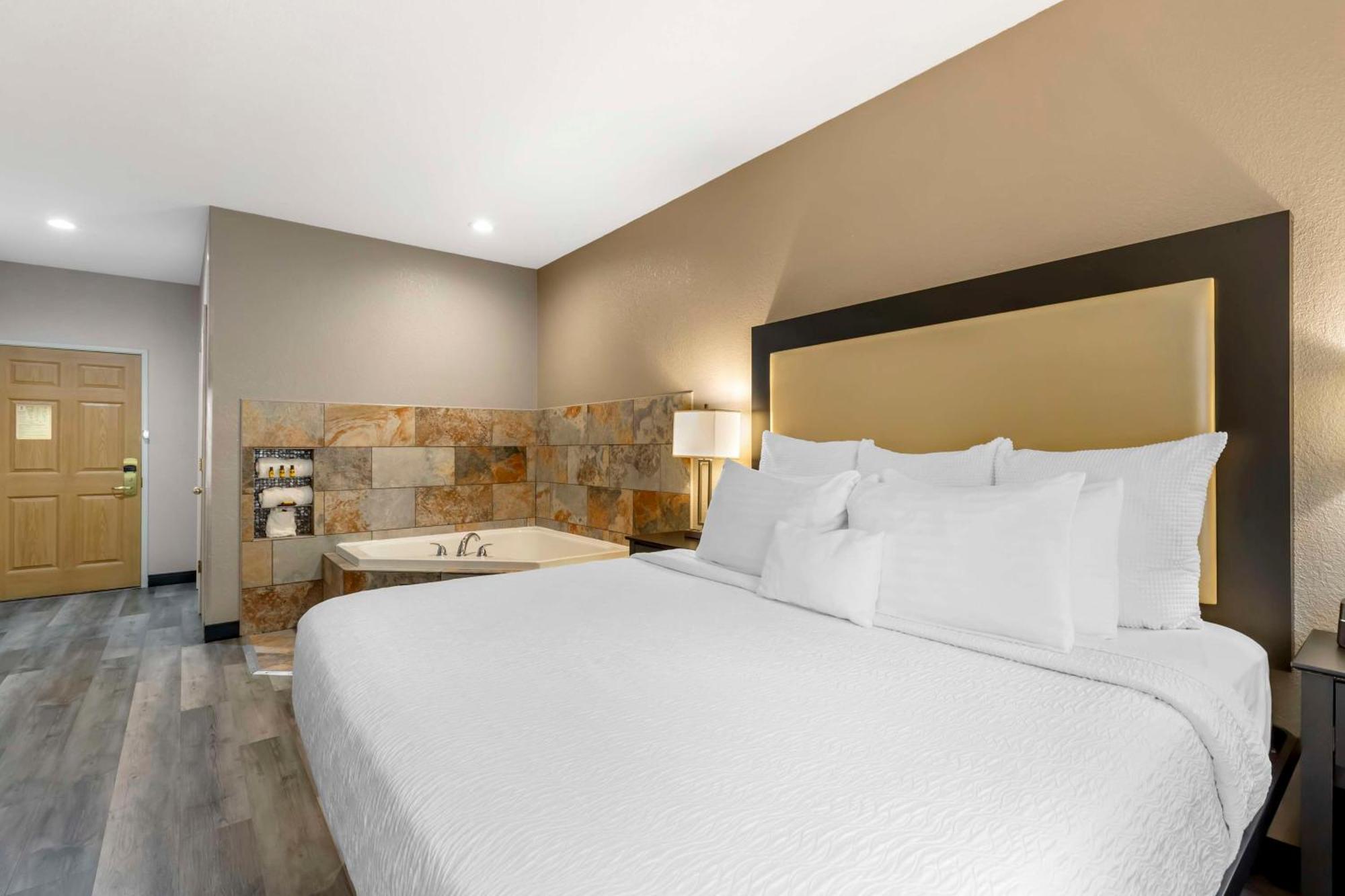 Best Western Plus Des Moines West Inn & Suites Clive Esterno foto