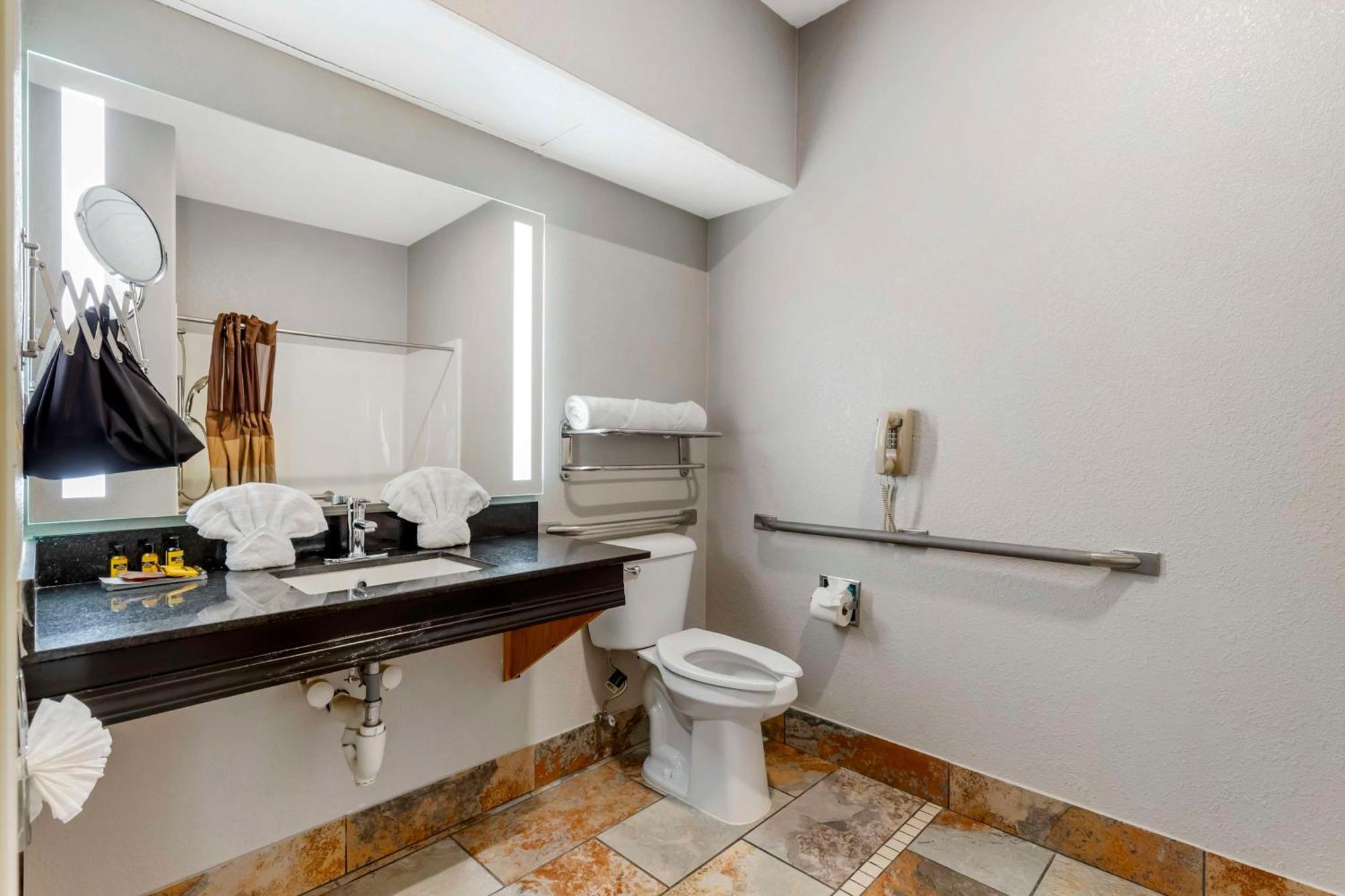 Best Western Plus Des Moines West Inn & Suites Clive Esterno foto