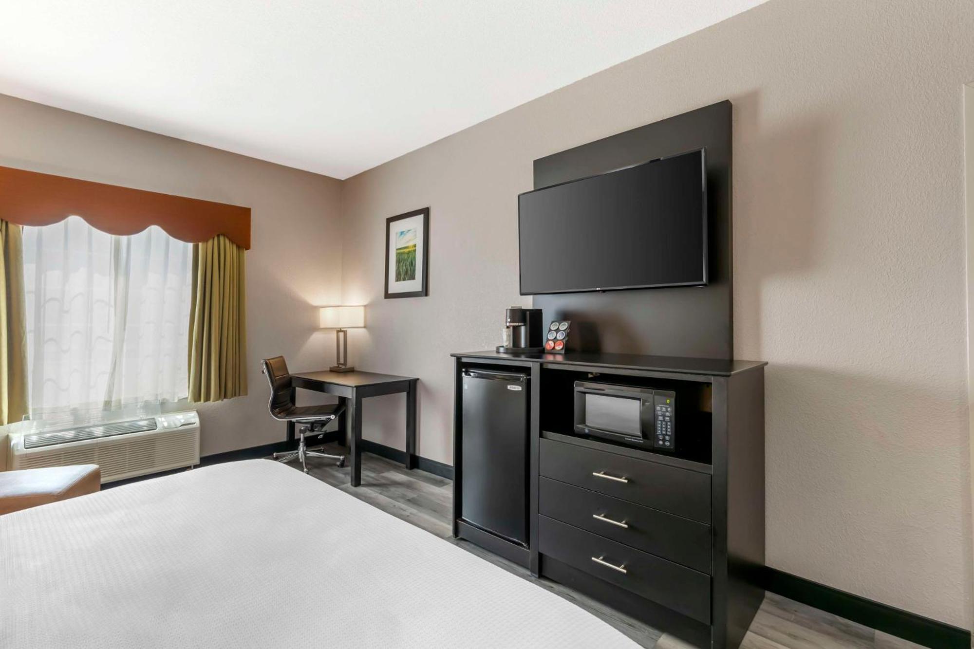 Best Western Plus Des Moines West Inn & Suites Clive Esterno foto