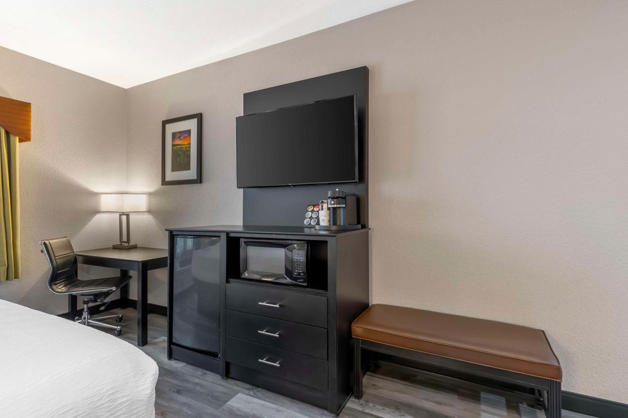 Best Western Plus Des Moines West Inn & Suites Clive Esterno foto