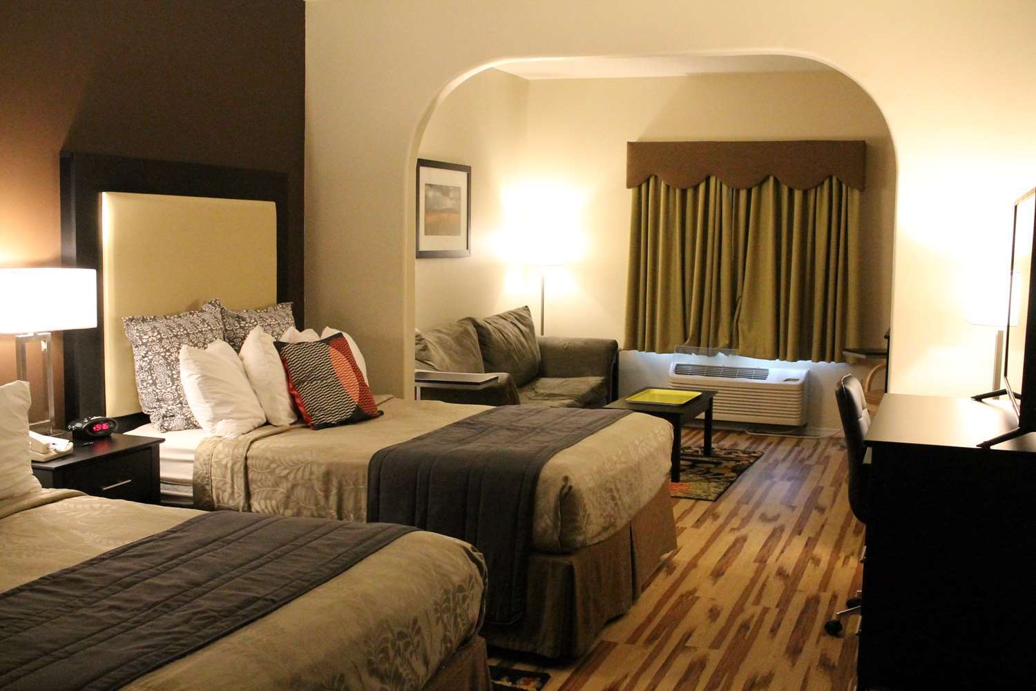Best Western Plus Des Moines West Inn & Suites Clive Esterno foto